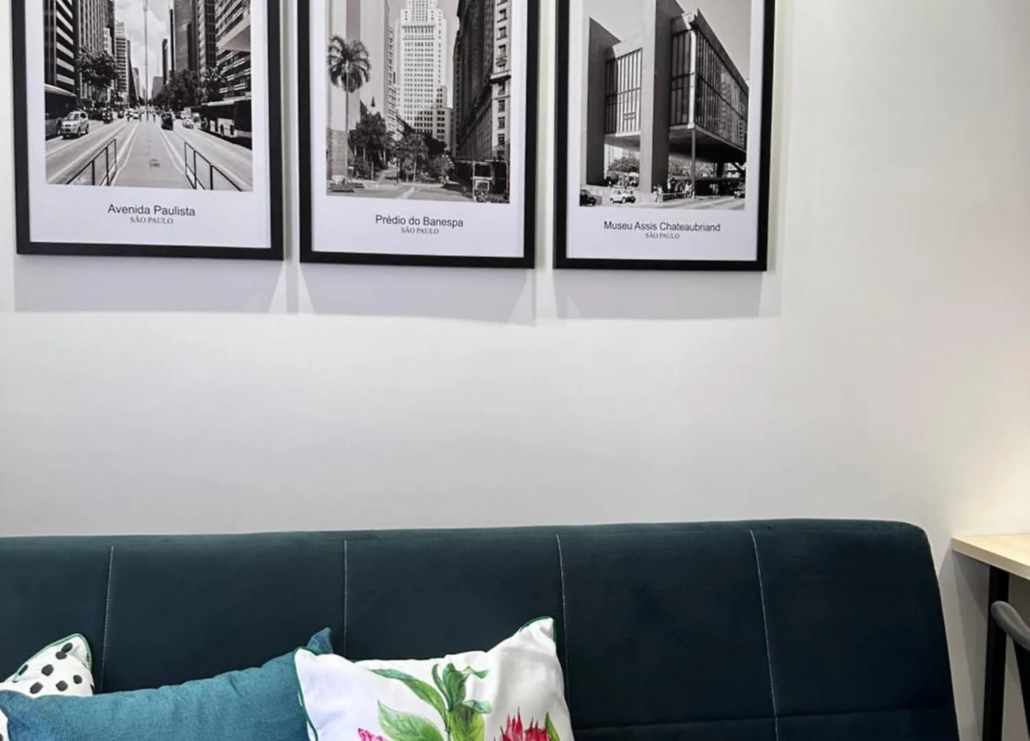 Apartamento Decorado Com Sacada No Polo Cultural E Eventos Da Cidade De Sao Paulo Apartment