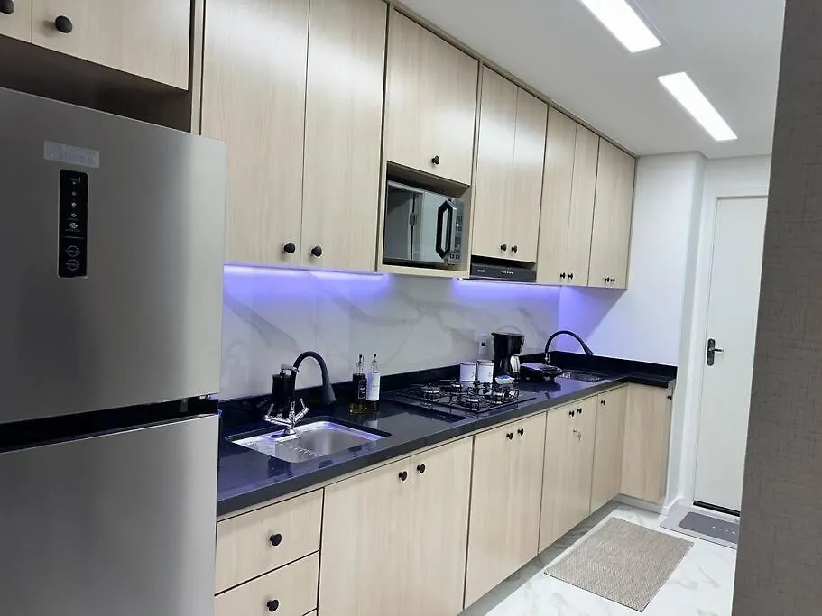 Apartamento Decorado Com Sacada No Polo Cultural E Eventos Da Cidade De Sao Paulo Apartment