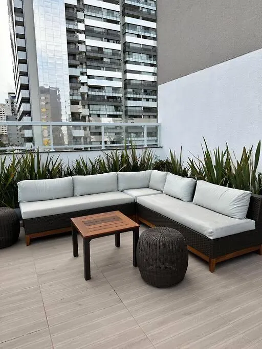 Apartamento Decorado Com Sacada No Polo Cultural E Eventos Da Cidade De Sao Paulo Apartment