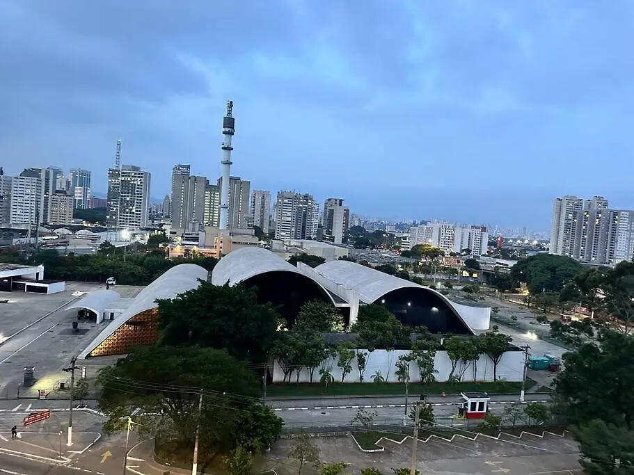 Apartamento Decorado Com Sacada No Polo Cultural E Eventos Da Cidade De Sao Paulo