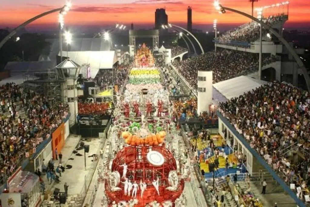 Apartamento Decorado Com Sacada No Polo Cultural E Eventos Da Cidade De Sao Paulo Apartment