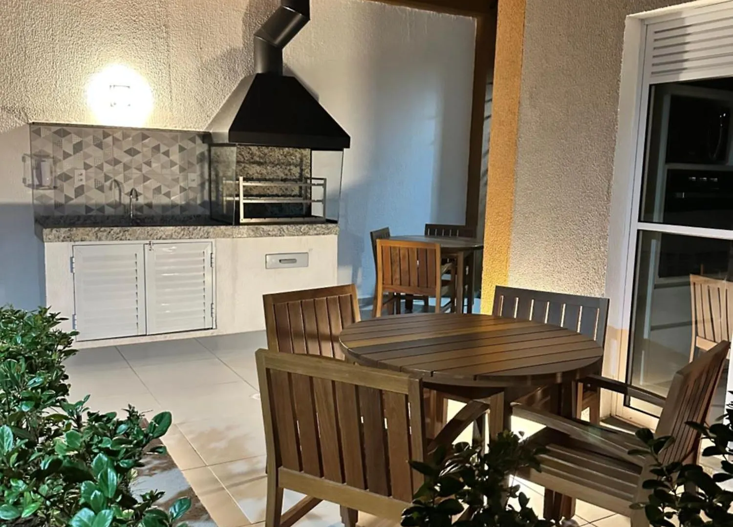 Apartamento Decorado Com Sacada No Polo Cultural E Eventos Da Cidade De Sao Paulo Brazil