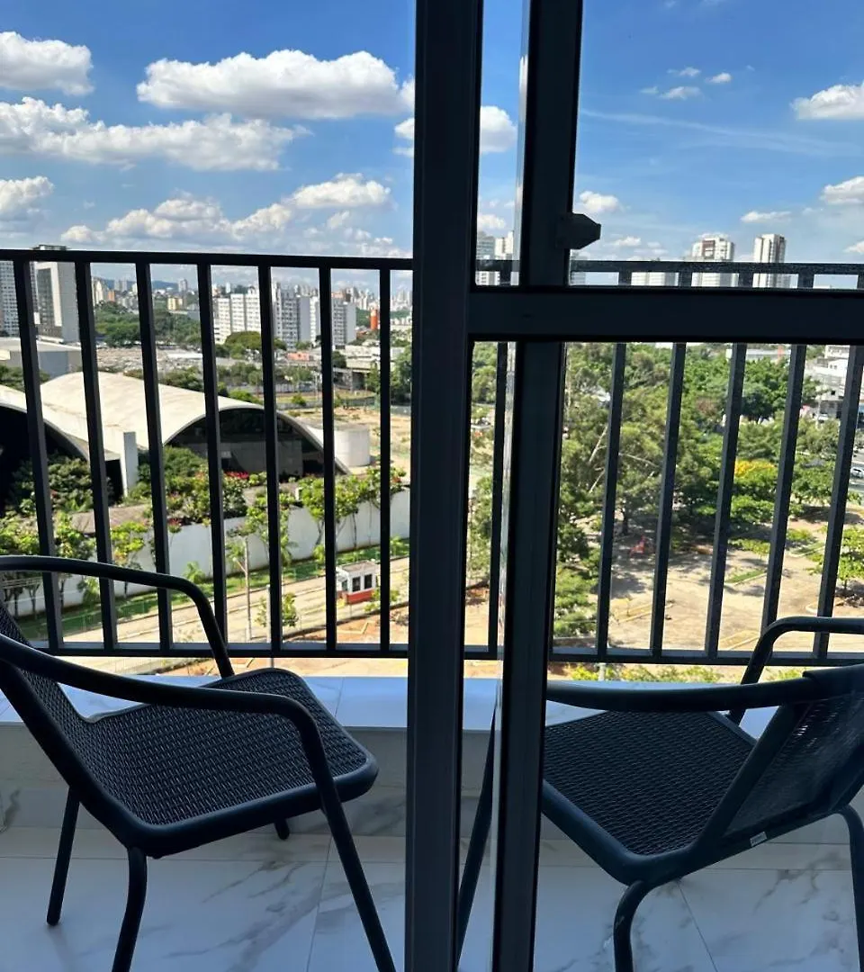 Apartamento Decorado Com Sacada No Polo Cultural E Eventos Da Cidade De Sao Paulo Apartment
