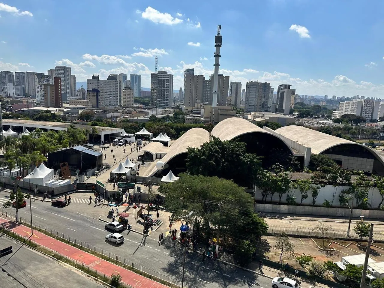 Apartamento Decorado Com Sacada No Polo Cultural E Eventos Da Cidade De Sao Paulo