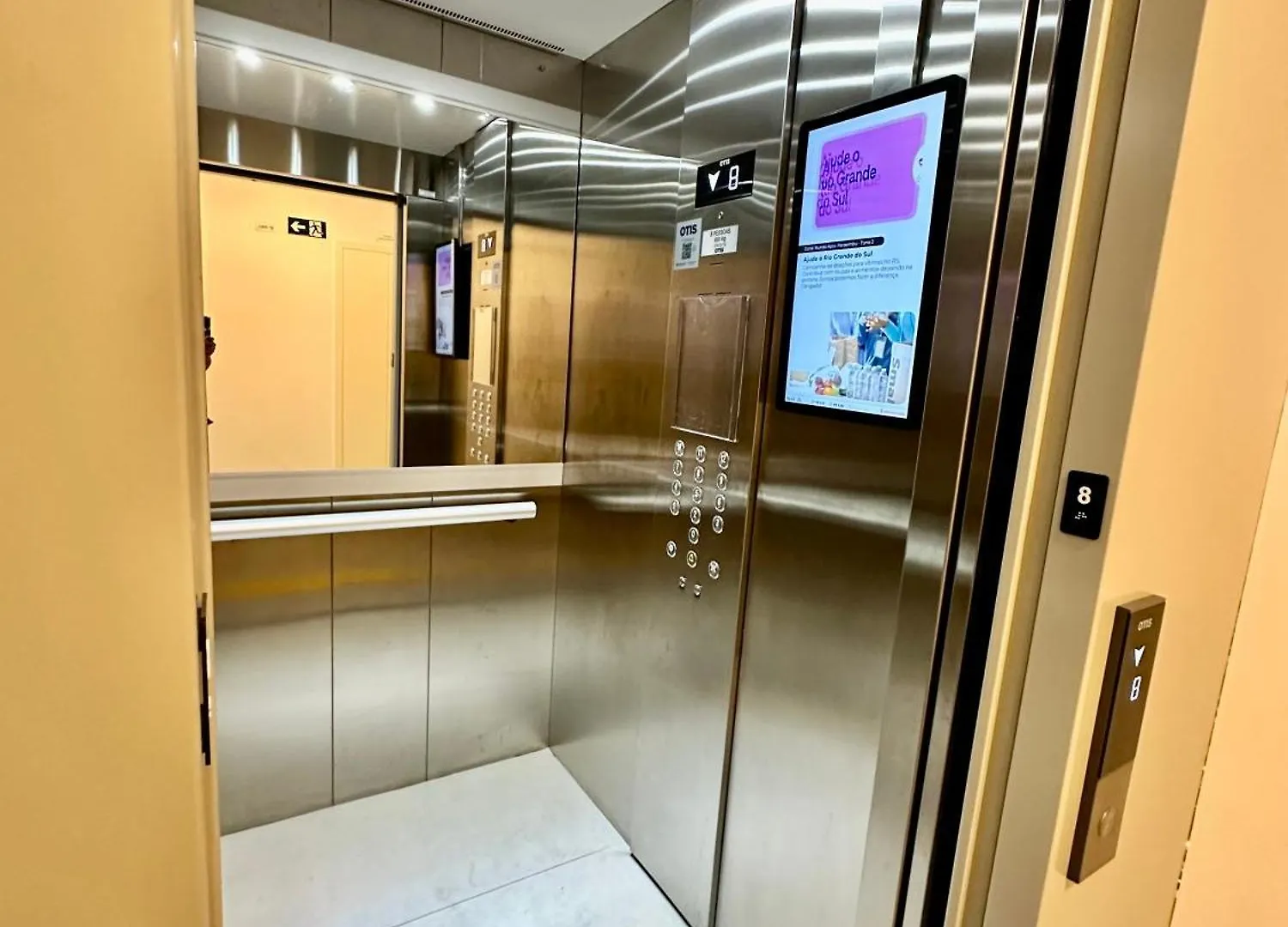 Apartamento Decorado Com Sacada No Polo Cultural E Eventos Da Cidade De Sao Paulo Apartment