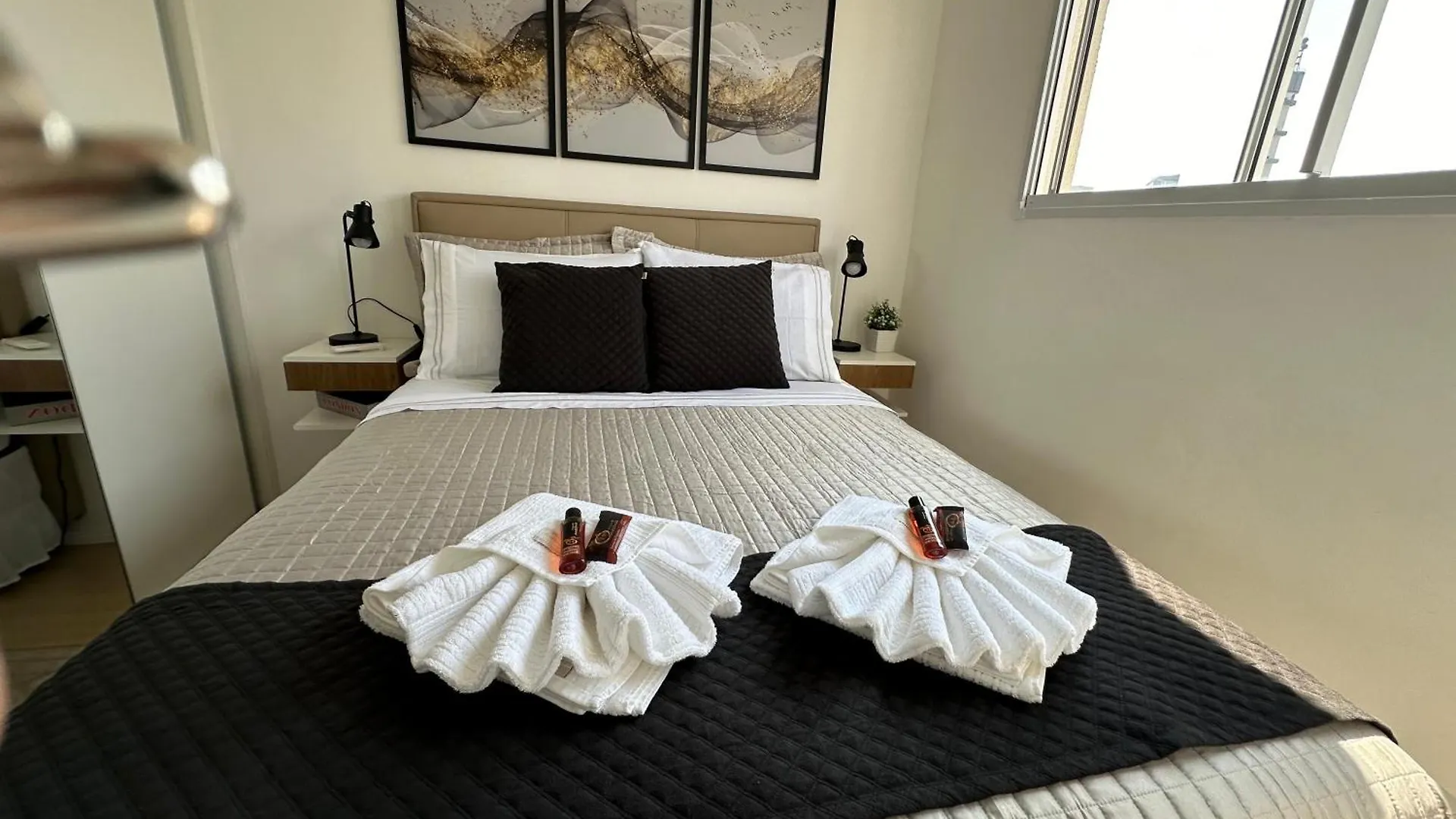 Apartamento Decorado Com Sacada No Polo Cultural E Eventos Da Cidade De Sao Paulo