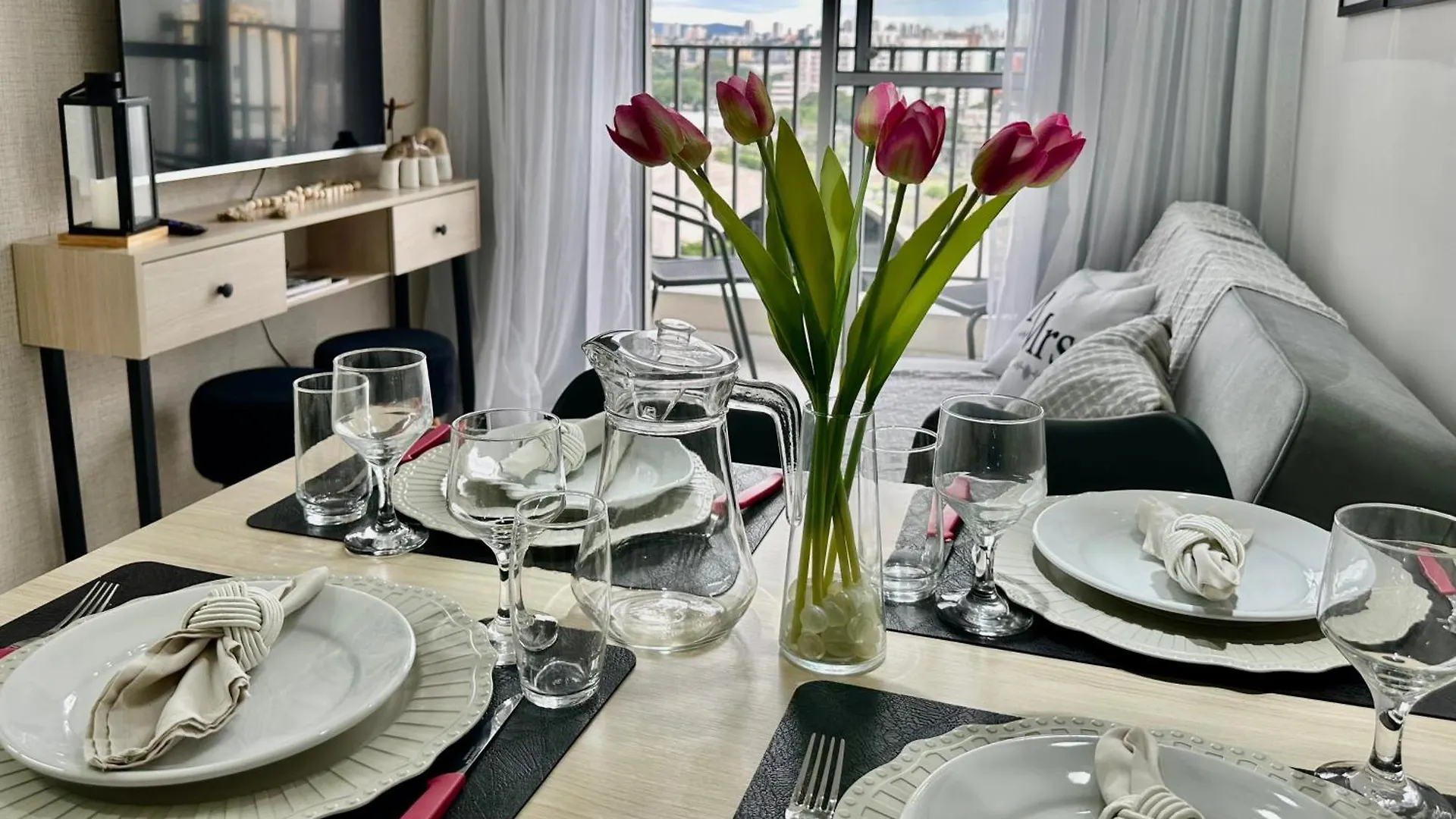 Apartamento Decorado Com Sacada No Polo Cultural E Eventos Da Cidade De Sao Paulo contacts